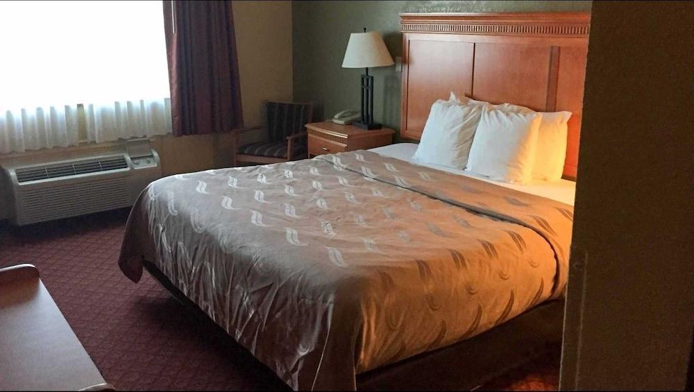 Rodeway Inn South Hutchinson Eksteriør billede
