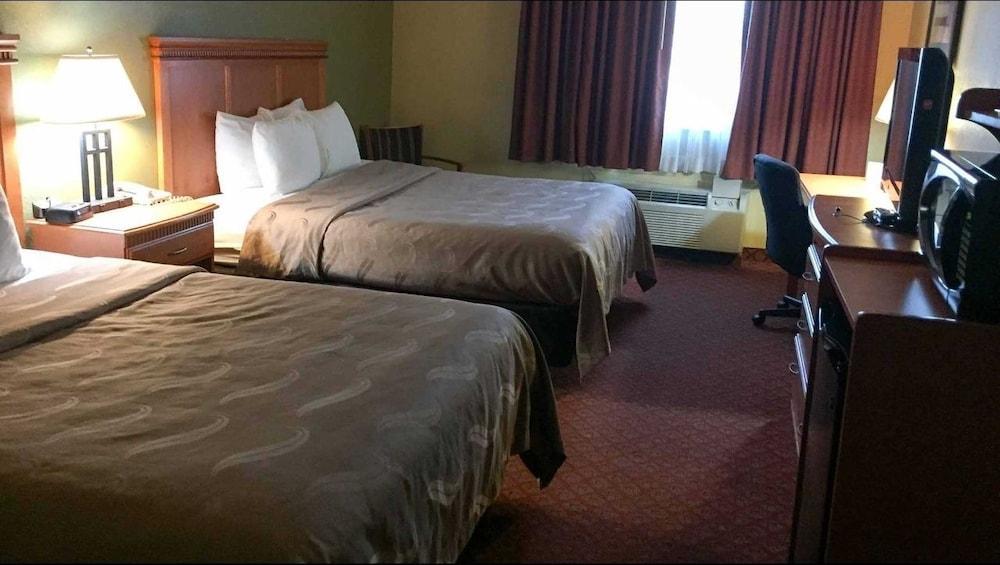 Rodeway Inn South Hutchinson Eksteriør billede