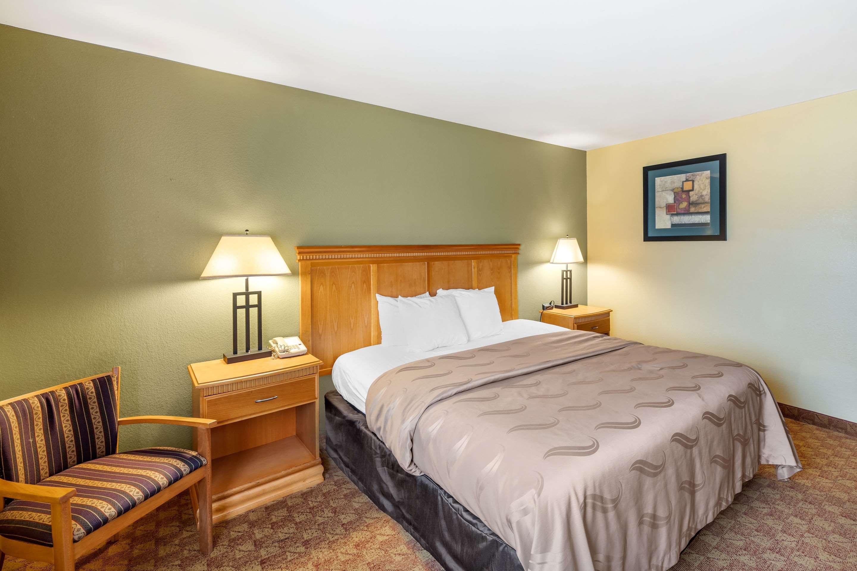 Rodeway Inn South Hutchinson Eksteriør billede