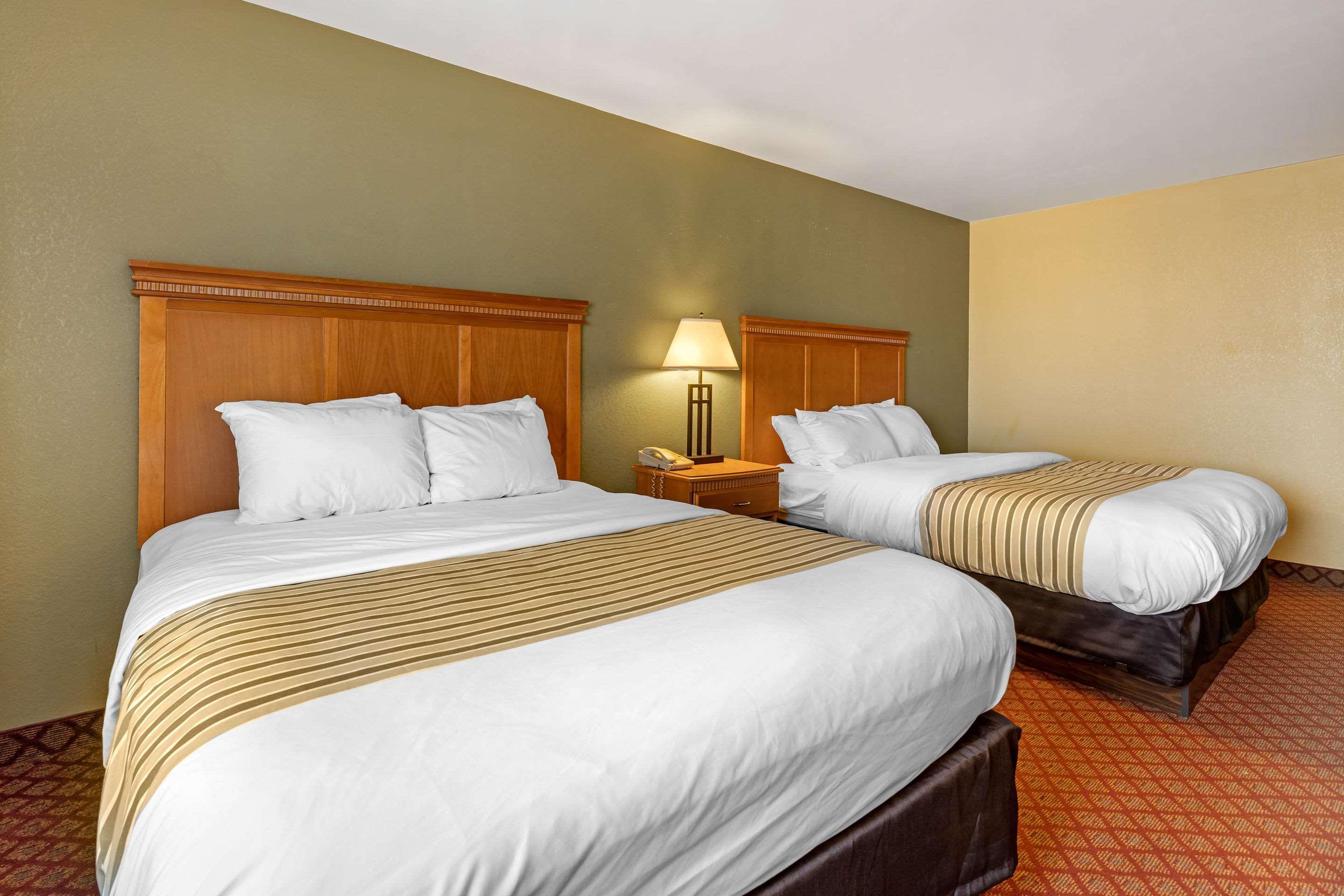 Rodeway Inn South Hutchinson Eksteriør billede