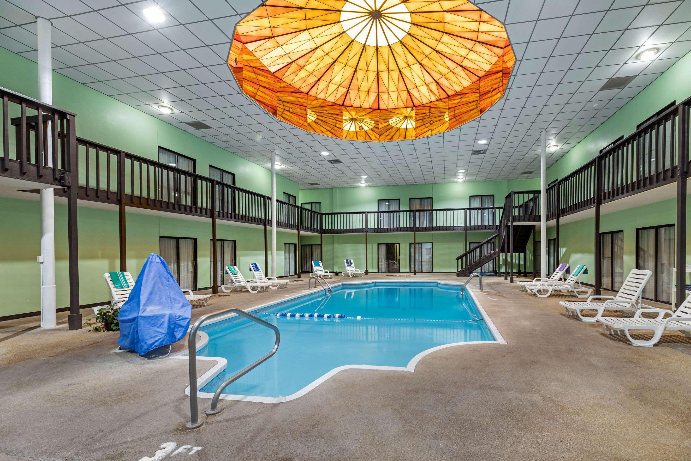 Rodeway Inn South Hutchinson Eksteriør billede