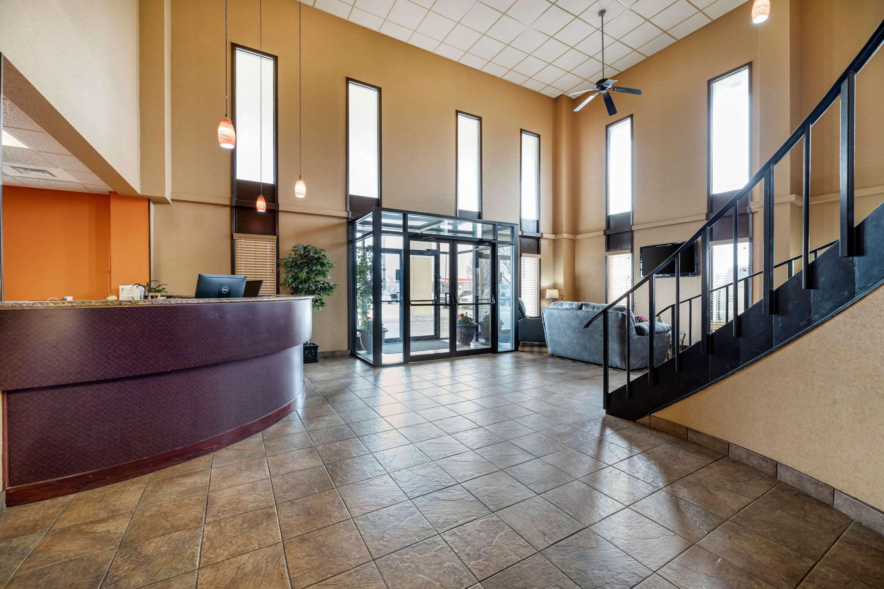 Rodeway Inn South Hutchinson Eksteriør billede