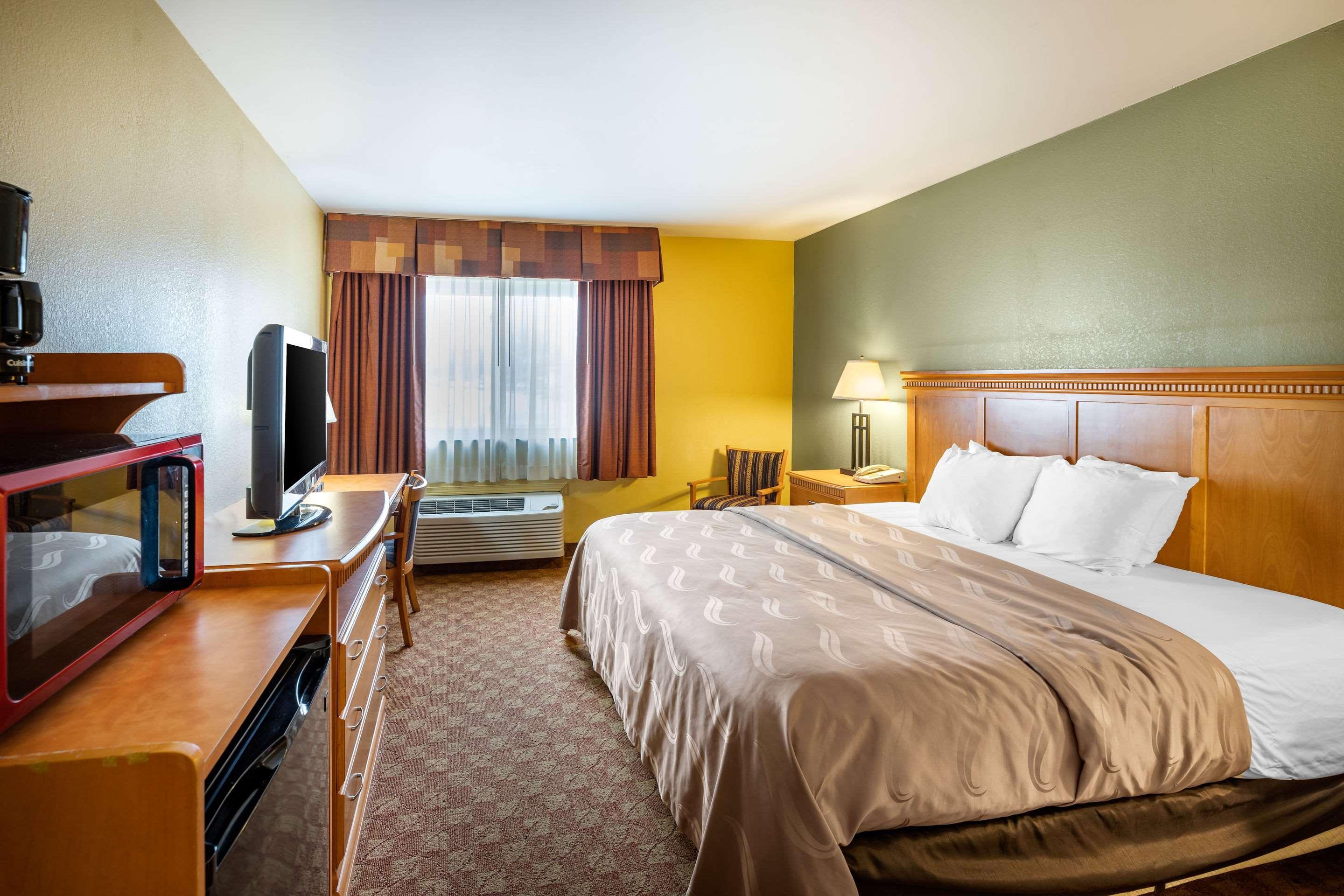 Rodeway Inn South Hutchinson Eksteriør billede