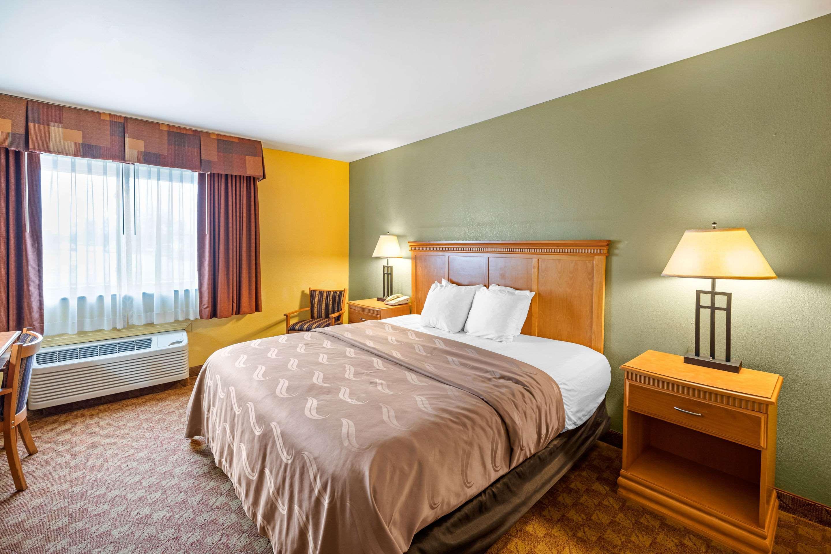Rodeway Inn South Hutchinson Eksteriør billede