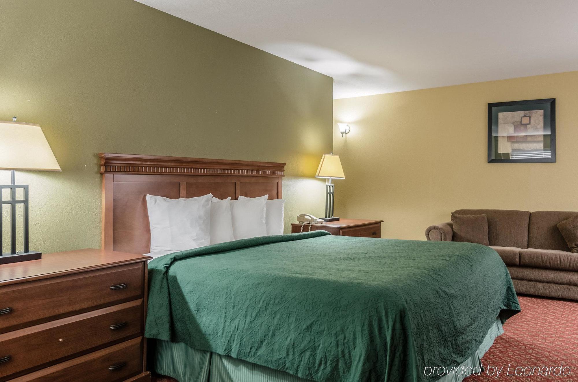 Rodeway Inn South Hutchinson Eksteriør billede