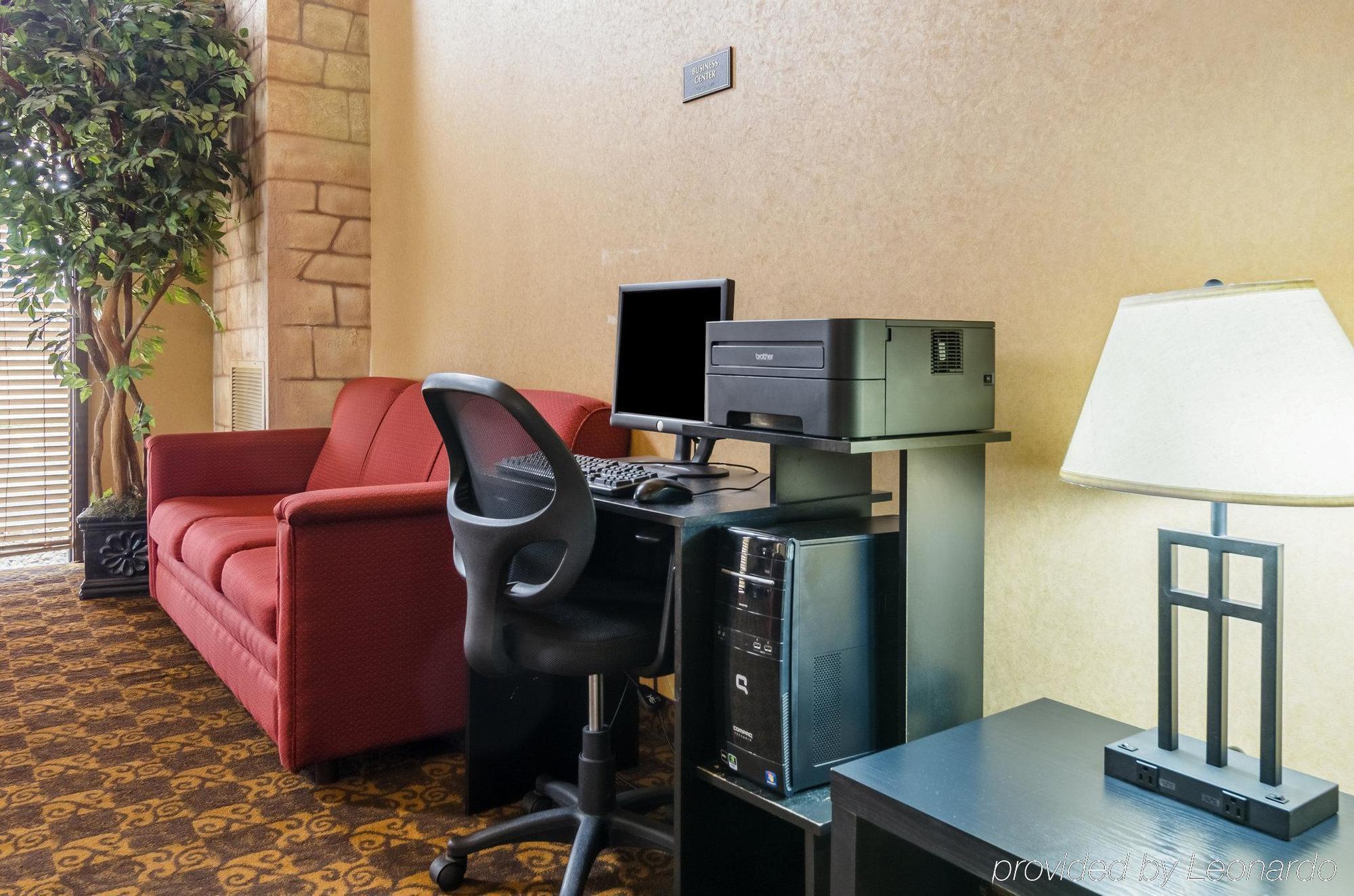 Rodeway Inn South Hutchinson Eksteriør billede